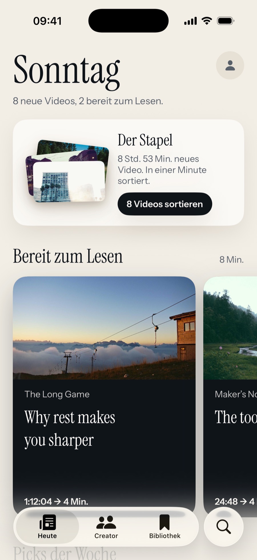 Der Heute-Bildschirm in Sumbly: 8 neue Videos, 2 zum Lesen bereit. Auf dem Stapel liegen 8 Std. 53 Min. neue Videos, mit einem Button zum Sortieren von 8 Videos, darunter die fertigen Zusammenfassungen.